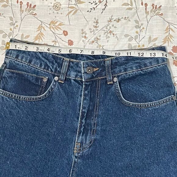 Relaxed Fit Mom Jeans - Picture 11 of 15